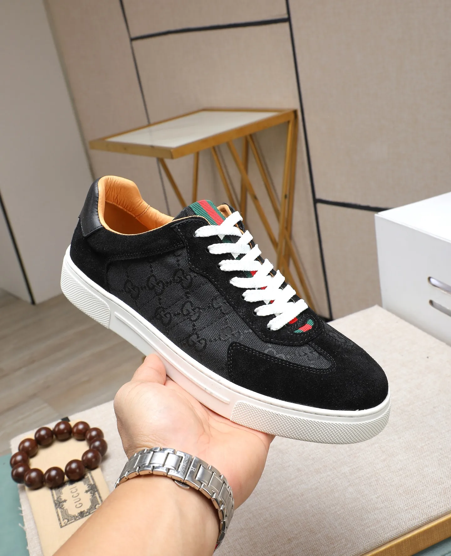 Men's shoes 💰400 GUCCI🔍🔍The latest models are on sale at the same time at the counter. Original calfskin imported from Italy, genuine leather lining, (high-end, extravagant, and classy) with exquisite workmanship. Soles: Original soles specially provided by the original factory. ⚠Exclusive double-layer movable molded soles are super comfortable⚠. Photos of the real thing🎬The real thing is better🔍🔍"High quality·Follow the order" Code number 38-44